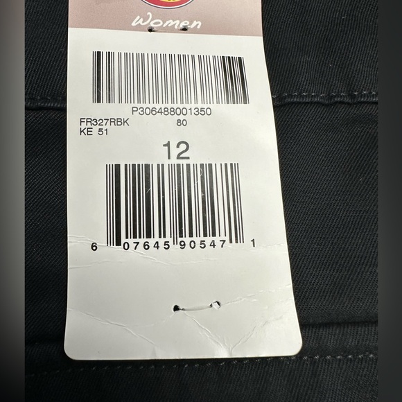 Dickies Women's 11" Relaxed Stretch Cargo Shorts Black New With Tags Size 12 - Picture 2 of 3